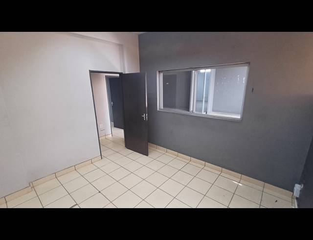 500M² WAREHOUSE TO LET IN VINTONIA